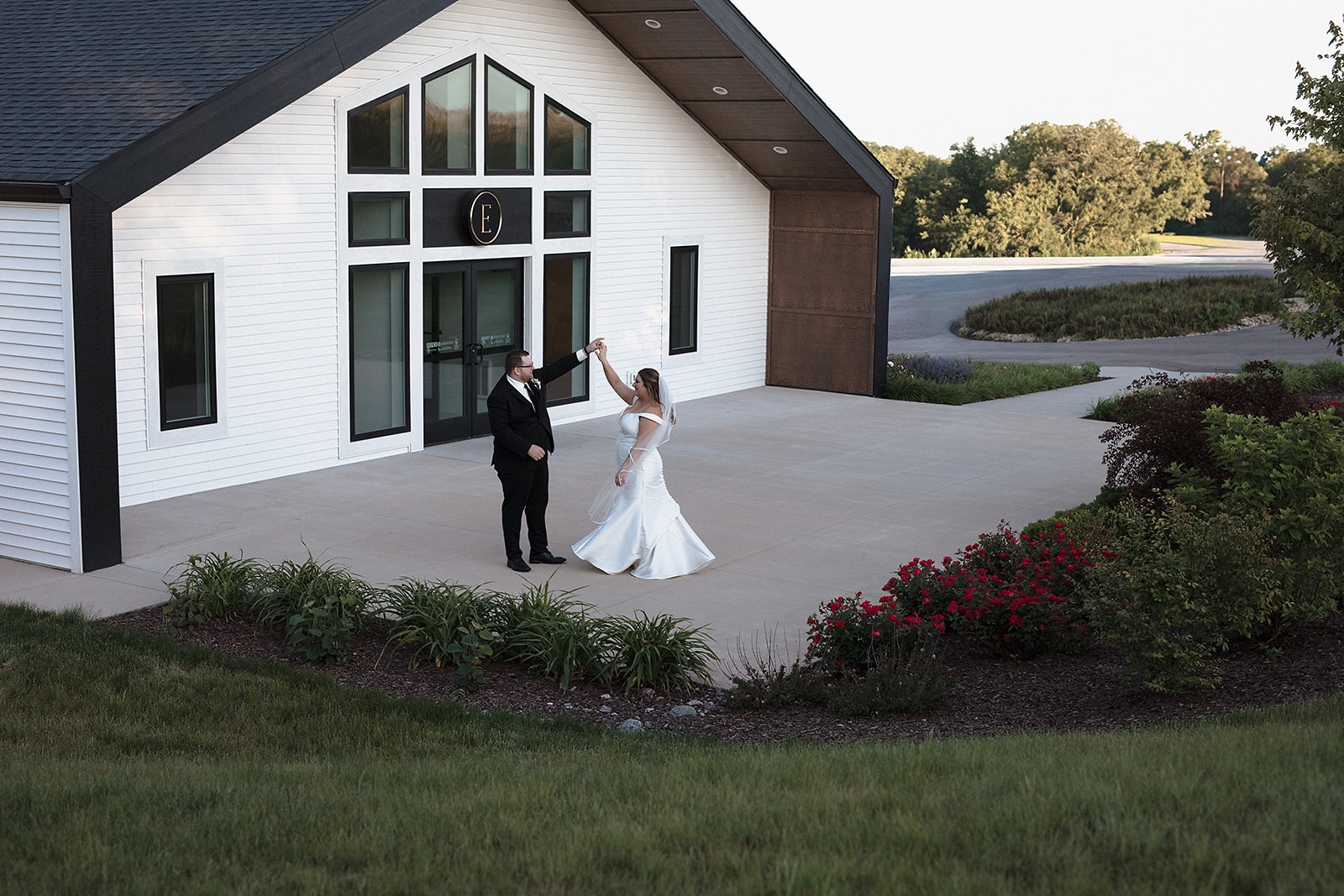 A couple spinning at the front of the eloise