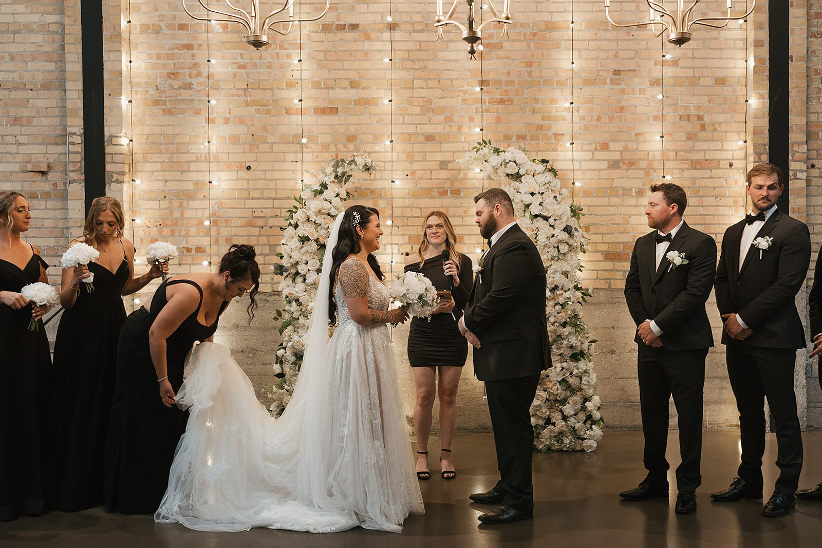Bride an groom say their vows